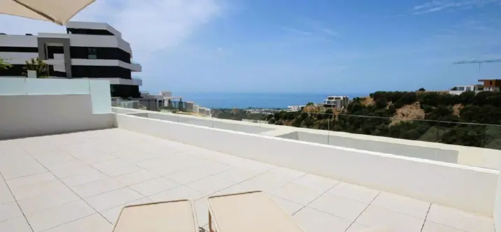 Alquiler a largo plazo de apartamento en planta media en Marbella 3
