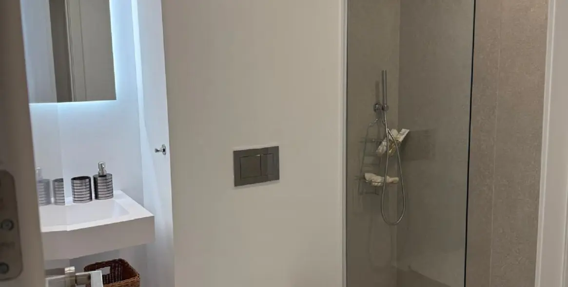 Alquiler a largo plazo de apartamento en planta media en Marbella 28