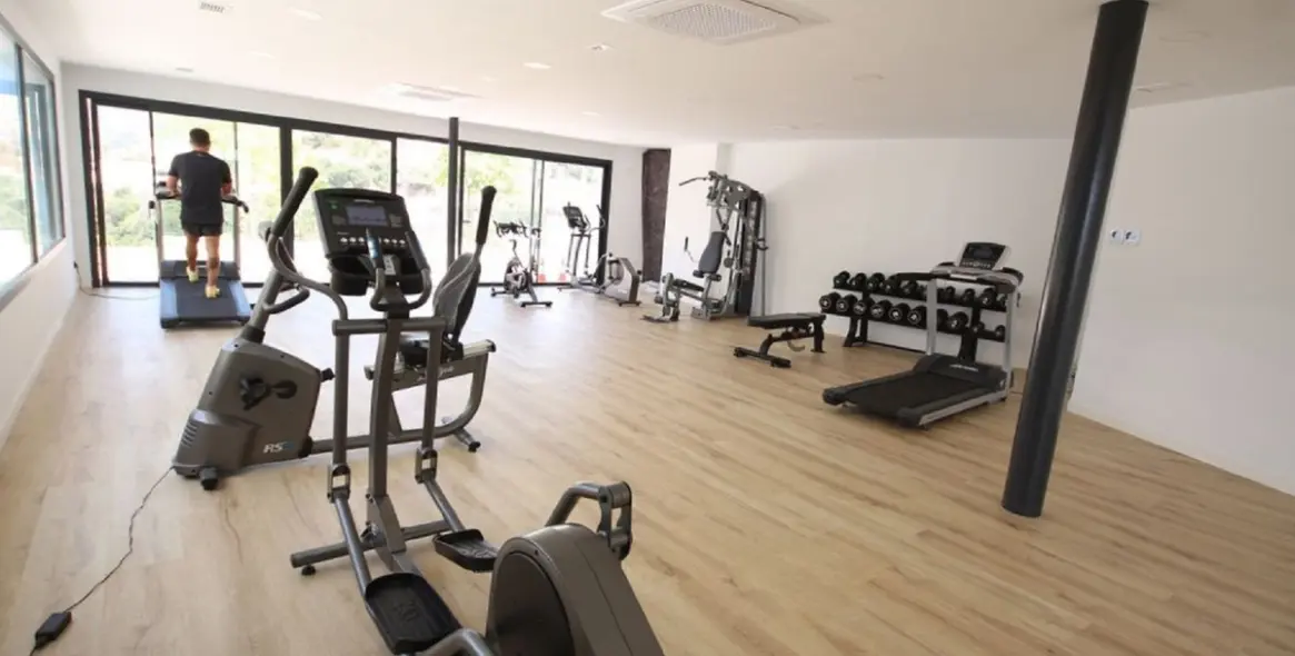 Alquiler a largo plazo de apartamento en planta media en Marbella 35
