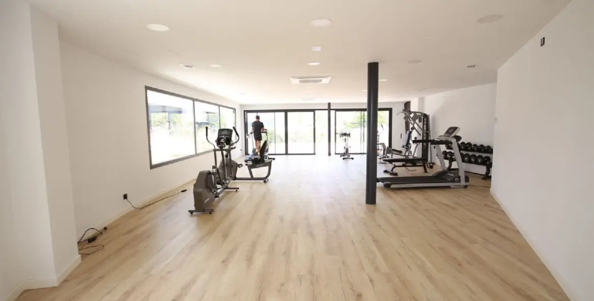 Alquiler a largo plazo de apartamento en planta media en Marbella 36