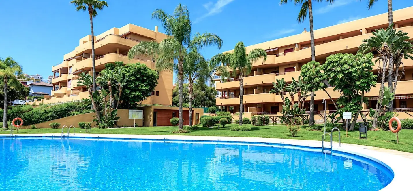 Sale of middle floor apartment in La Cala de Mijas 0