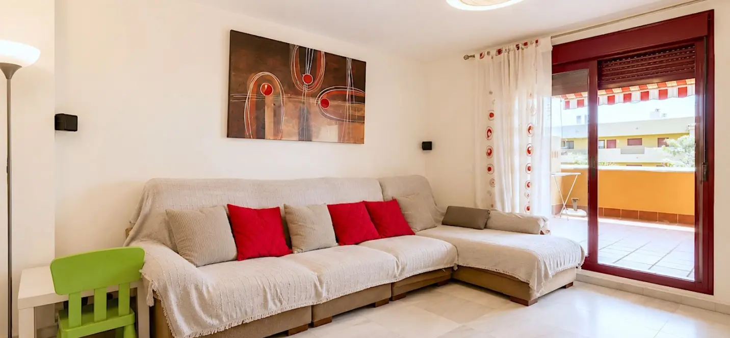 Sale of middle floor apartment in La Cala de Mijas 2