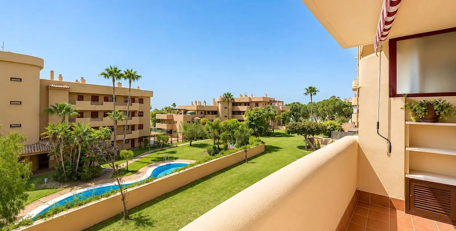 Sale of middle floor apartment in La Cala de Mijas 6