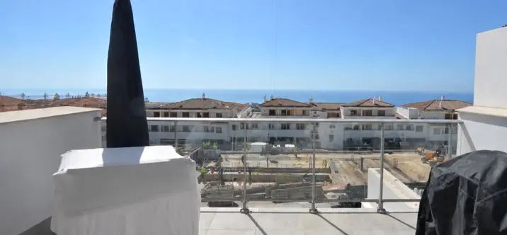 Sale of middle floor apartment in Benalmadena 0