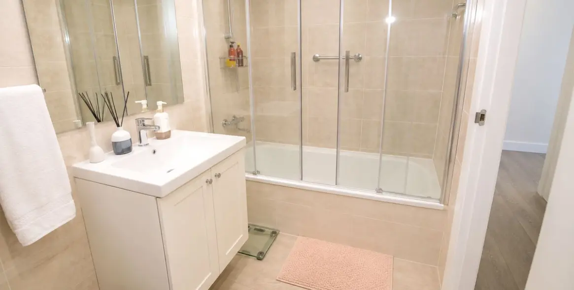 Sale of middle floor apartment in Benalmadena 11