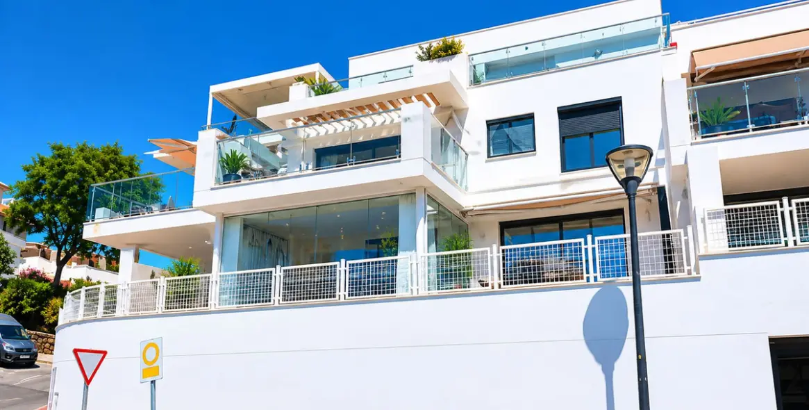 Sale of middle floor apartment in Benalmadena 14