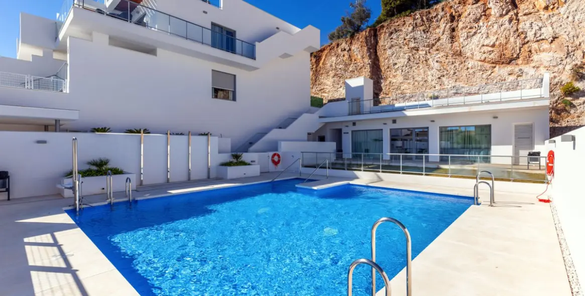 Sale of middle floor apartment in Benalmadena 15