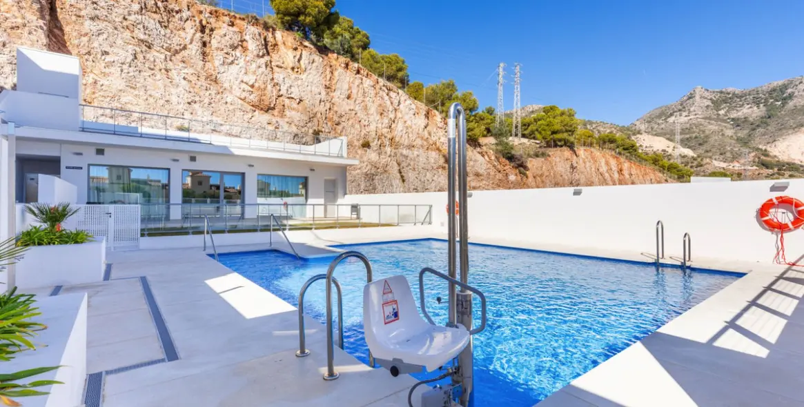 Sale of middle floor apartment in Benalmadena 18