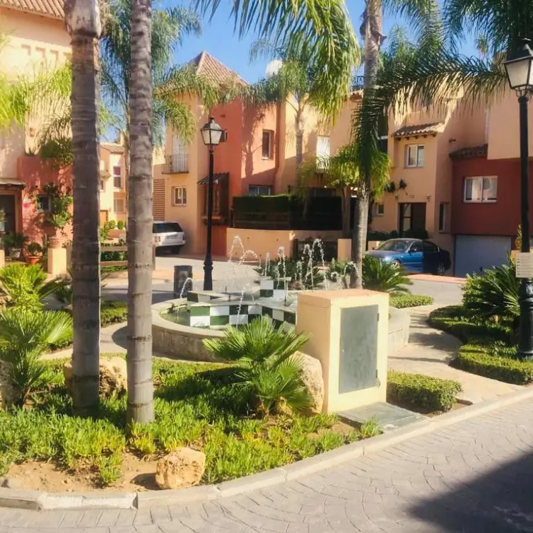 Sale of townhouse in Nueva Andalucía