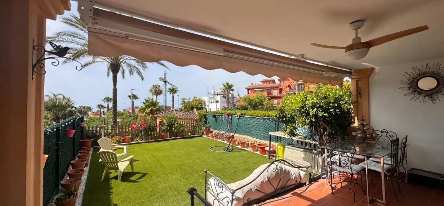 Sale of townhouse in Estepona 1