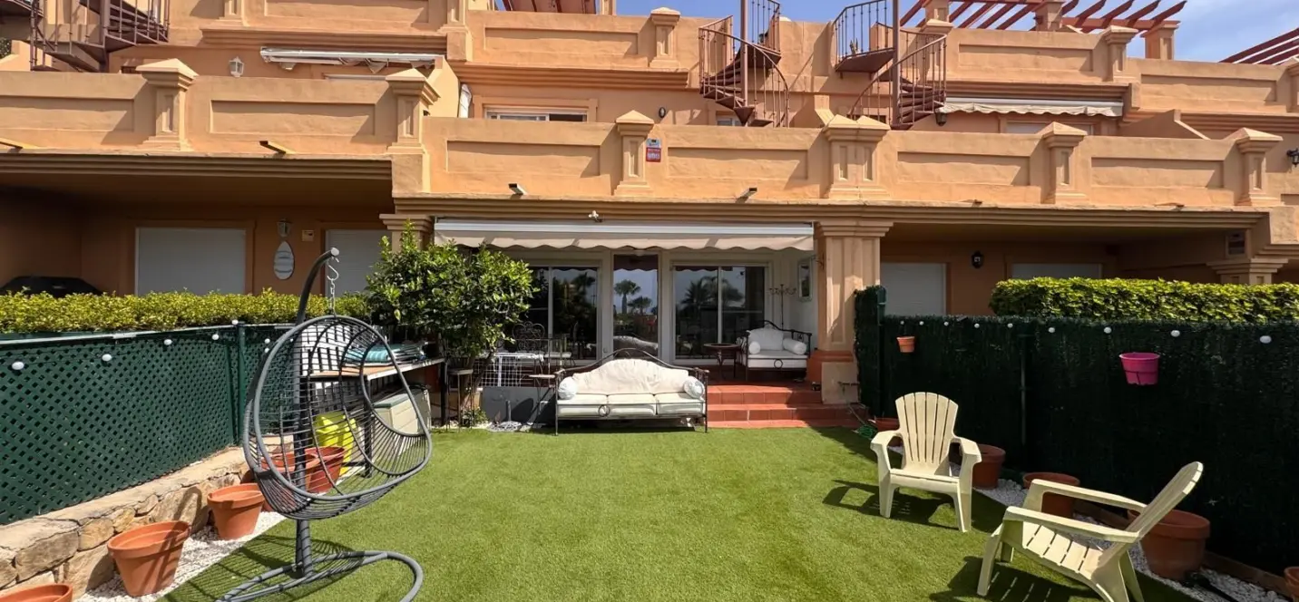 Sale of townhouse in Estepona 2