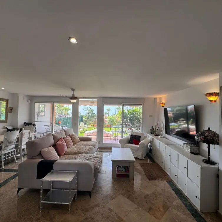 Sale of townhouse in Estepona