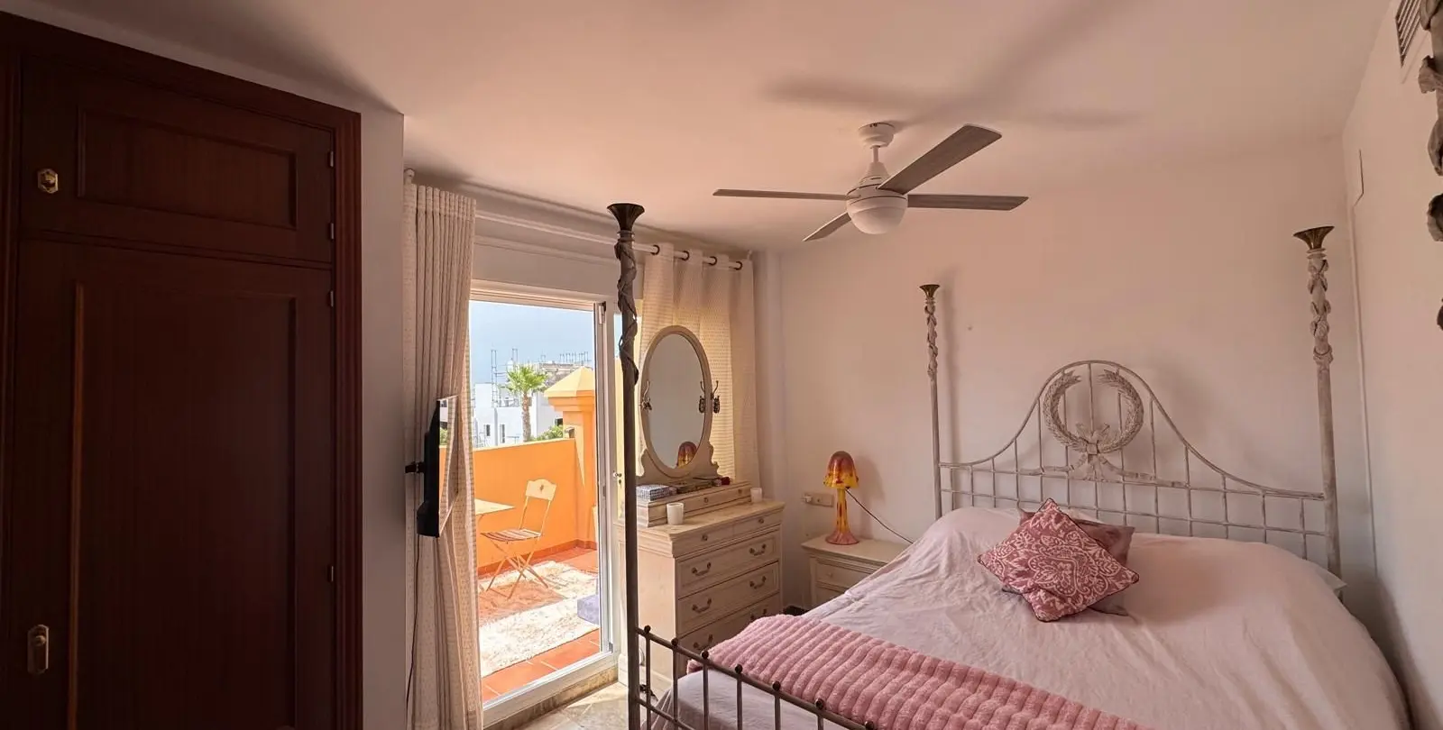 Sale of townhouse in Estepona 12
