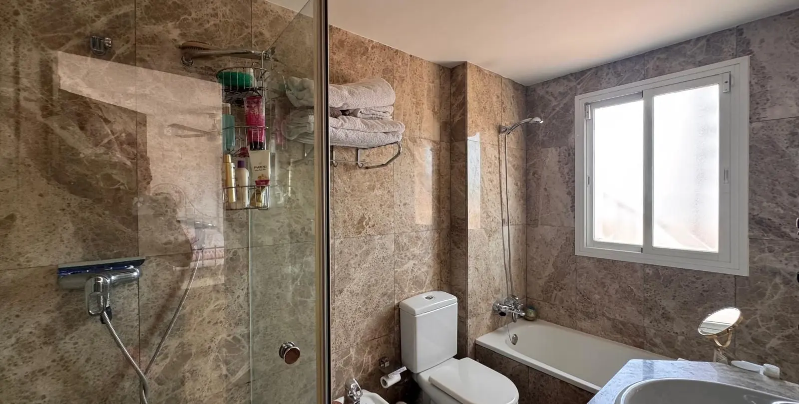 Sale of townhouse in Estepona 14