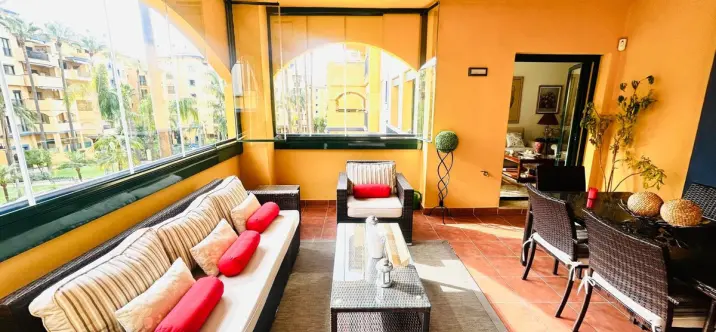 Venta de apartamento en planta media en San Pedro de Alcántara 0