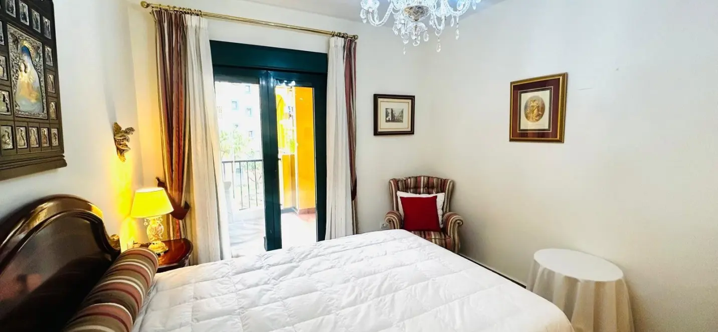 Venta de apartamento en planta media en San Pedro de Alcántara 3