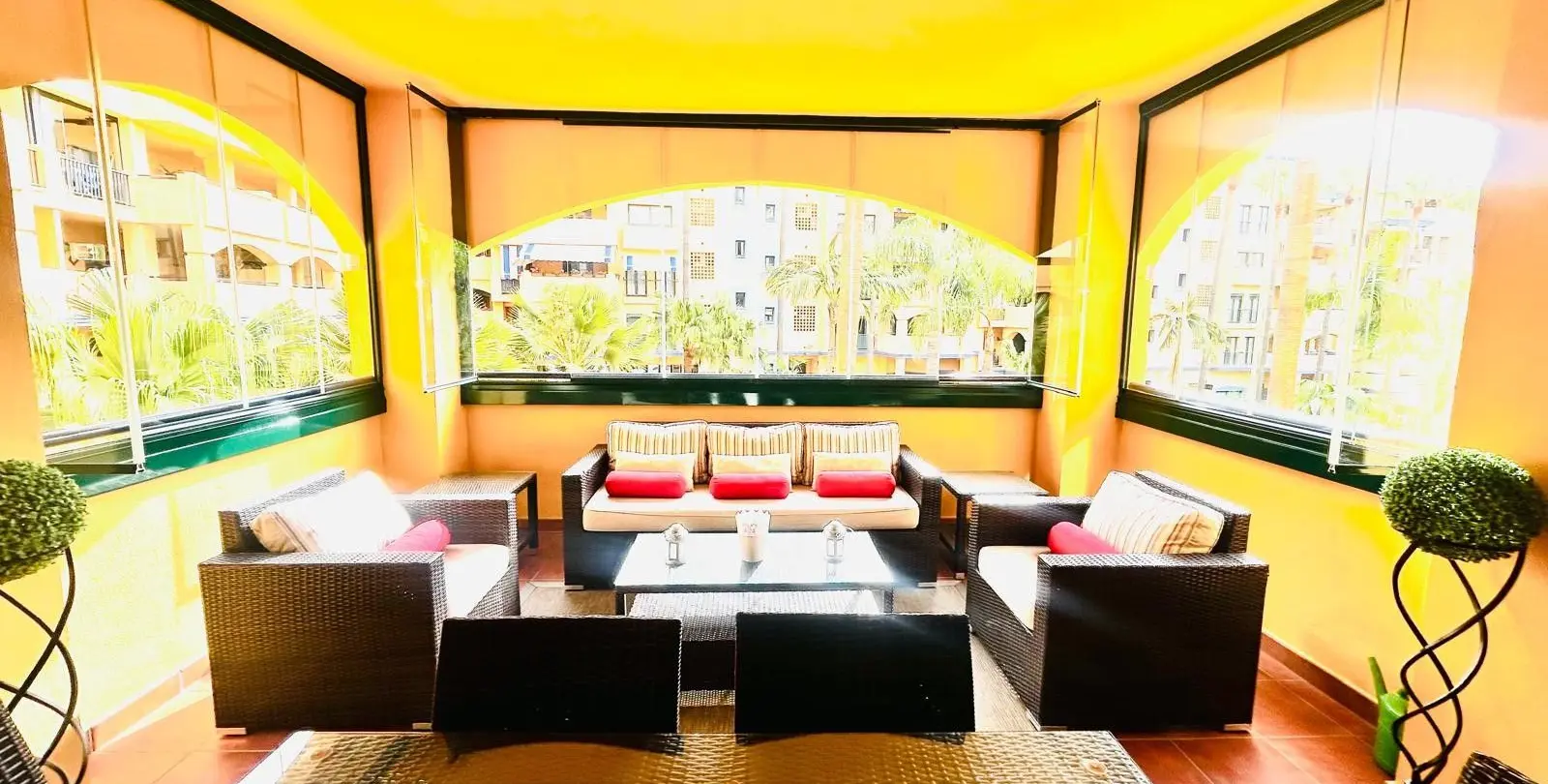 Sale of middle floor apartment in San Pedro de Alcántara 8