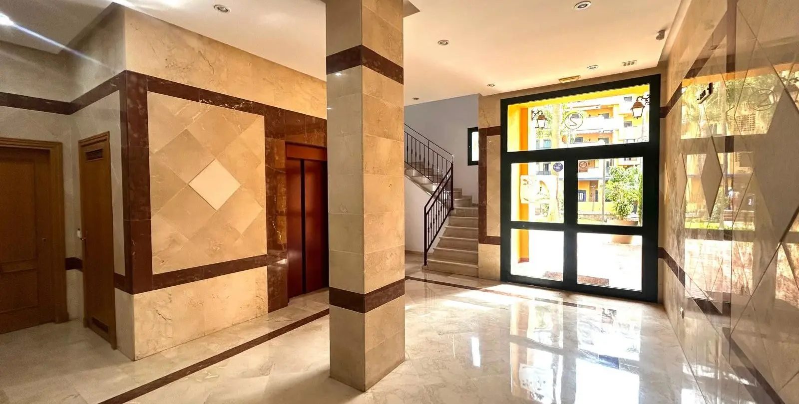 Sale of middle floor apartment in San Pedro de Alcántara 11
