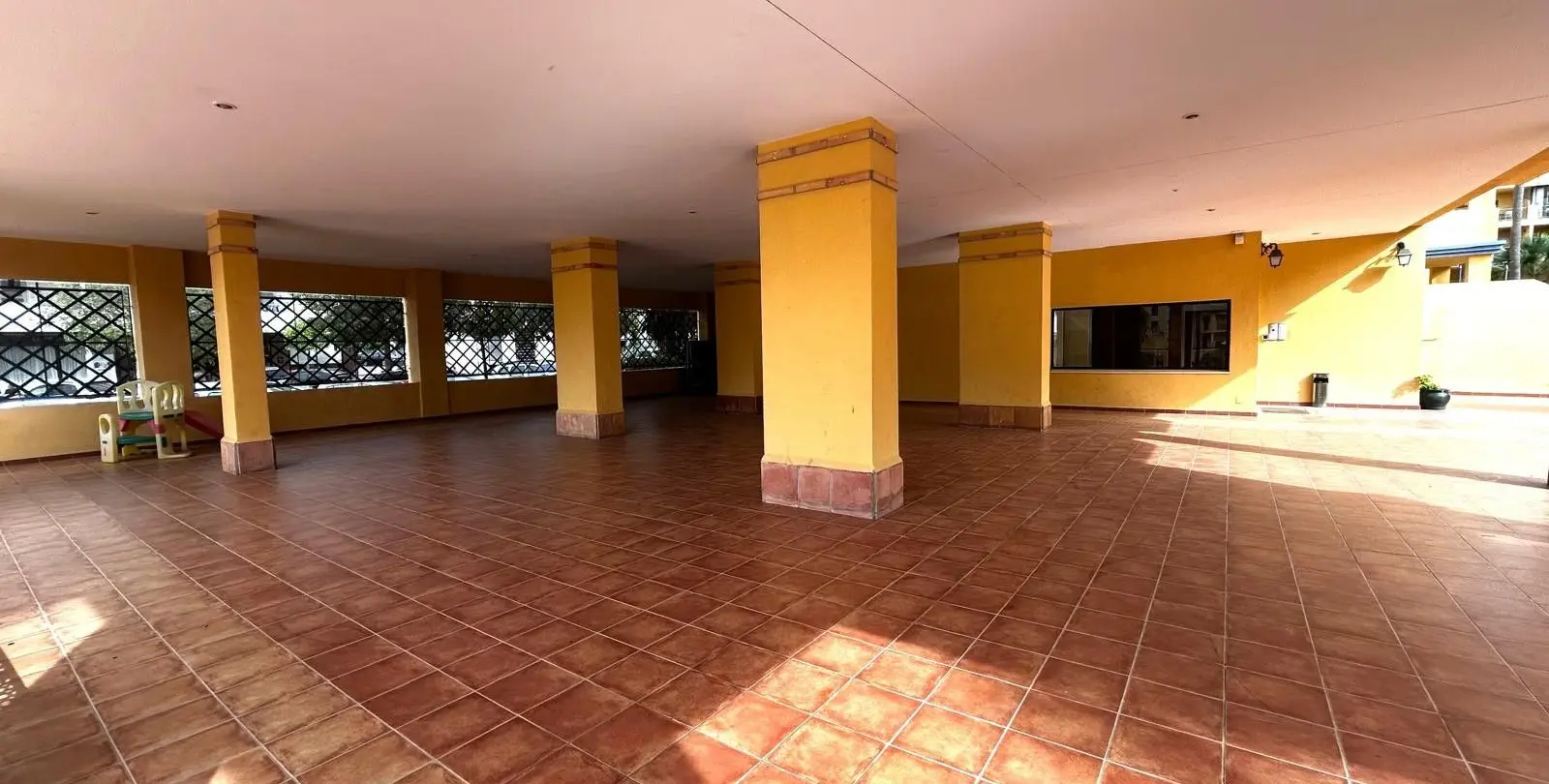 Sale of middle floor apartment in San Pedro de Alcántara 15