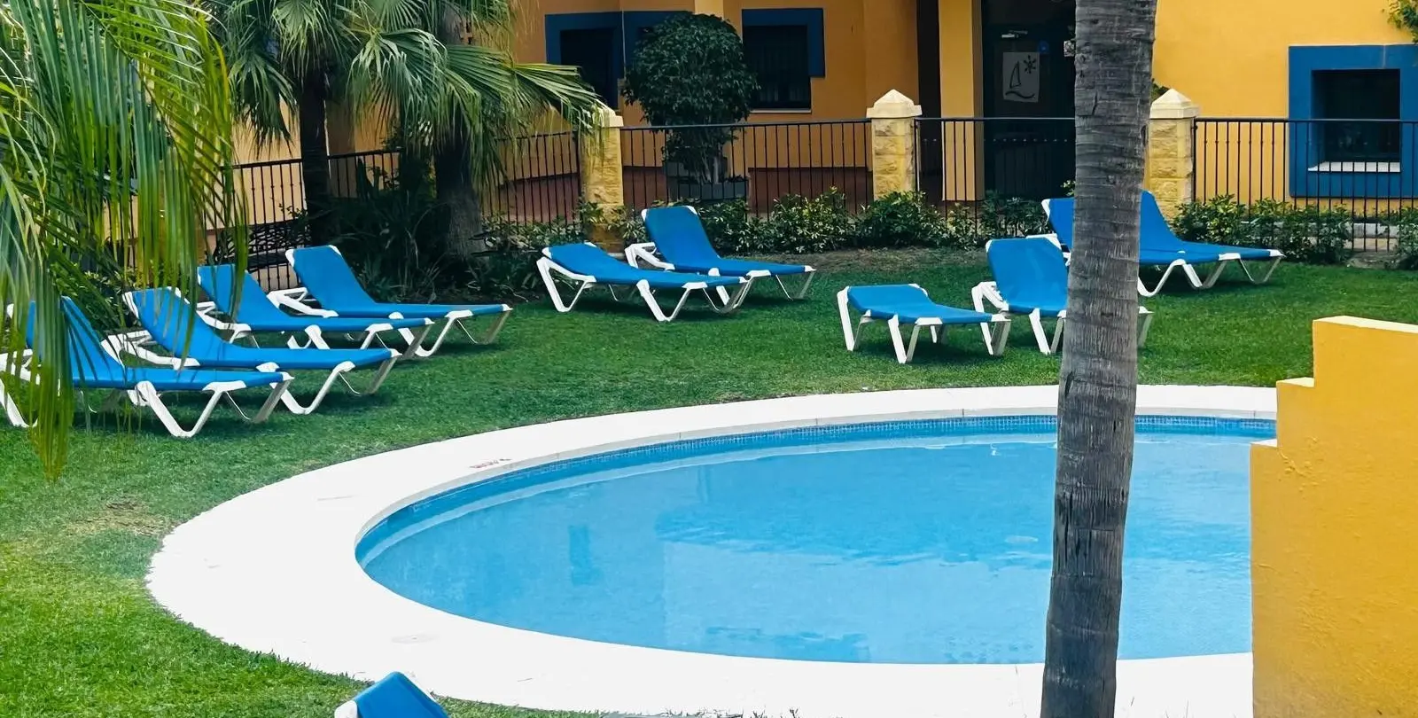 Venta de apartamento en planta media en San Pedro de Alcántara 18