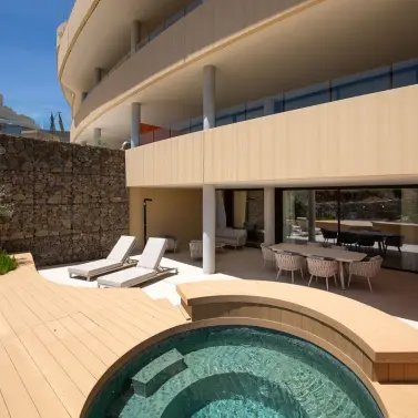 Продажа апартаментов на первом этаже в Fuengirola