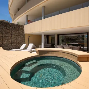 Продажа апартаментов на первом этаже в Fuengirola