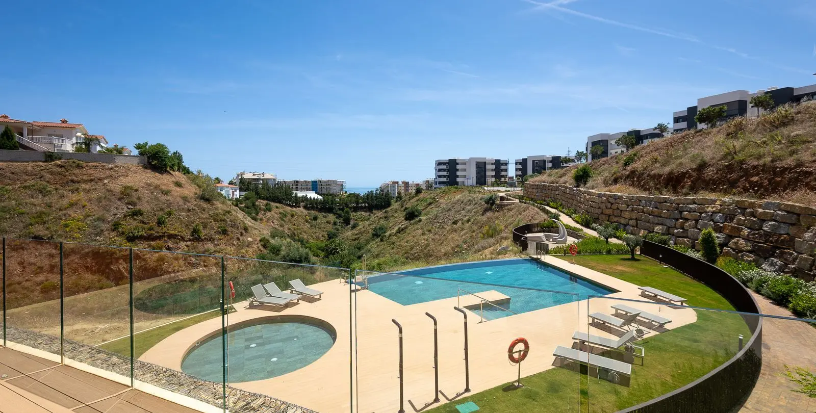 Sale of ground floor apartment in Fuengirola 35