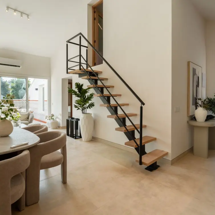 Sale of penthouse in Nueva Andalucía
