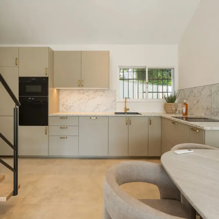 Sale of penthouse in Nueva Andalucía