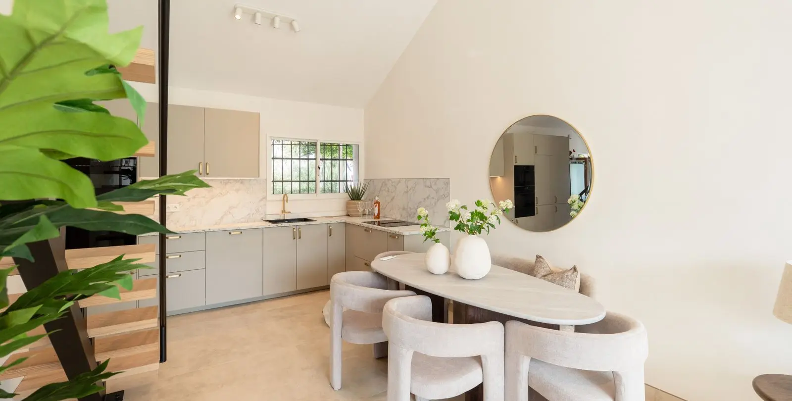 Sale of penthouse in Nueva Andalucía 10