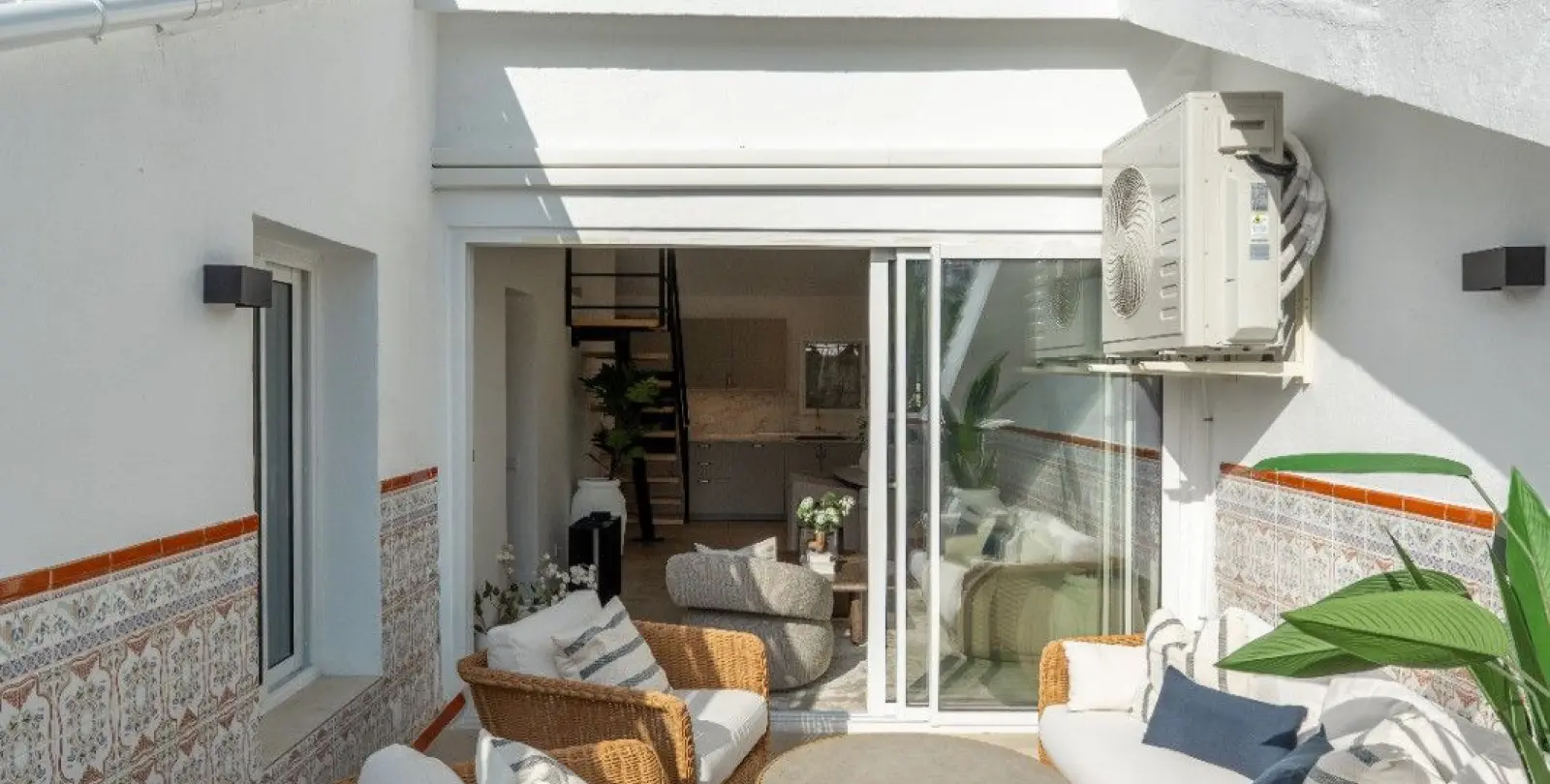 Sale of penthouse in Nueva Andalucía 37