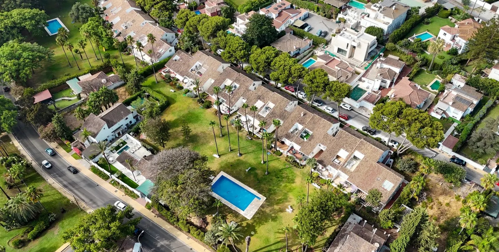 Sale of penthouse in Nueva Andalucía 42