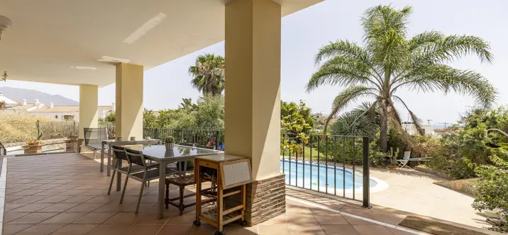 Venta de villa independiente en Casares 1