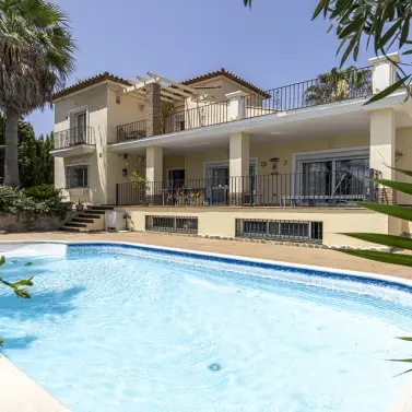 Venta de villa independiente en Casares