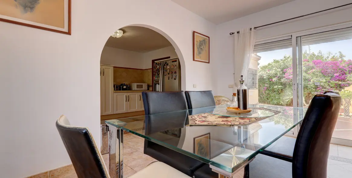 Venta de villa independiente en Casares 11