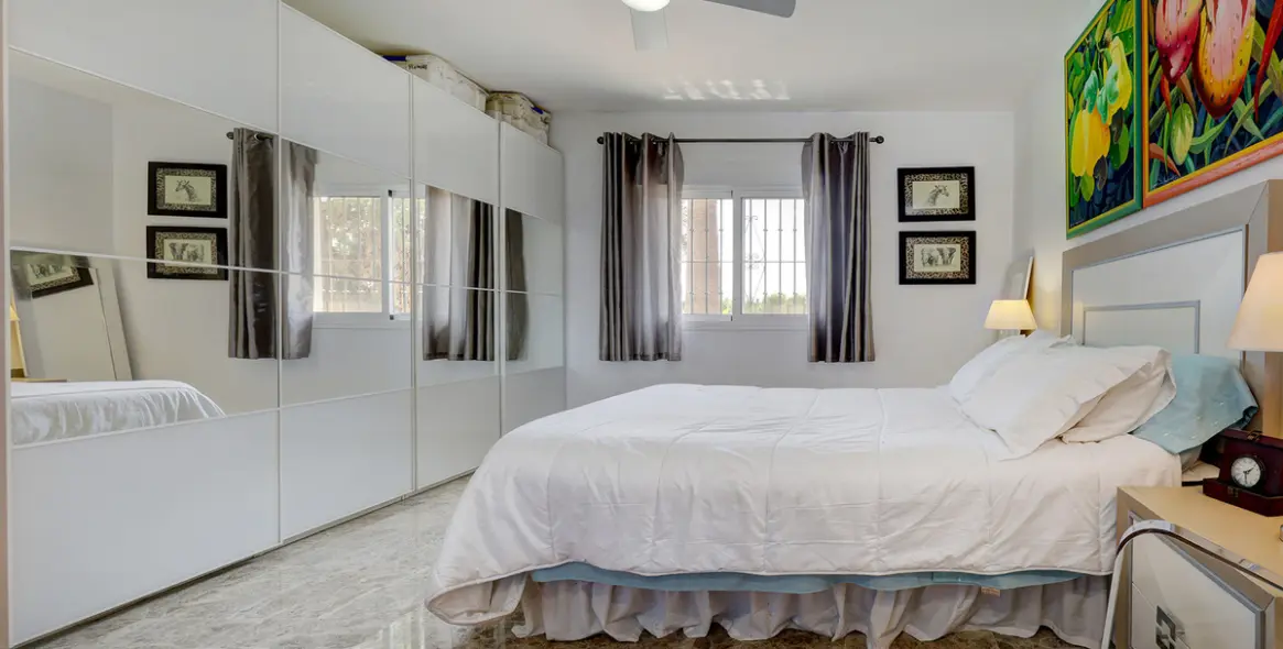 Venta de villa independiente en Casares 23
