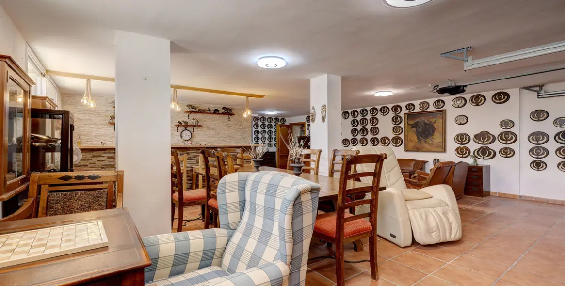 Venta de villa independiente en Casares 35