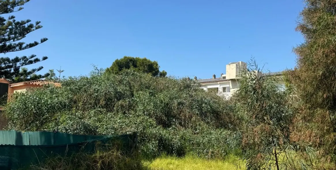 Venta de parcela residencial en Atalaya 4