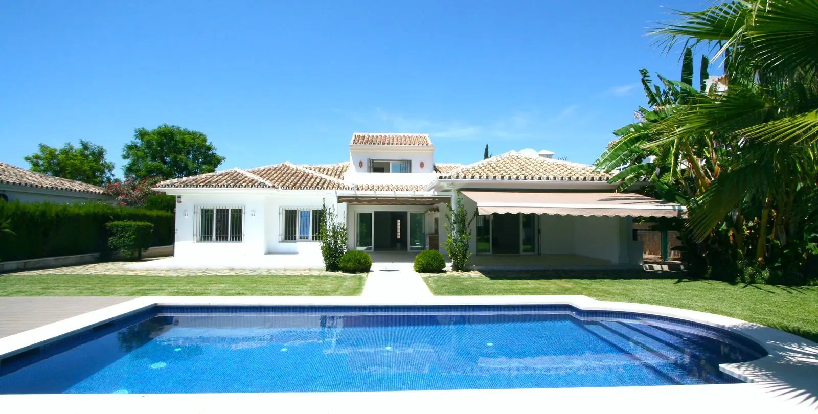Sale of detached villa in Mijas Golf 1