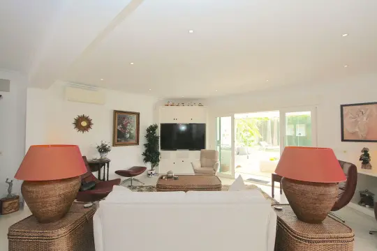 Image 6 thumb