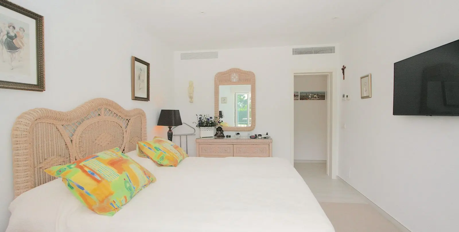 Sale of detached villa in Mijas Golf 9