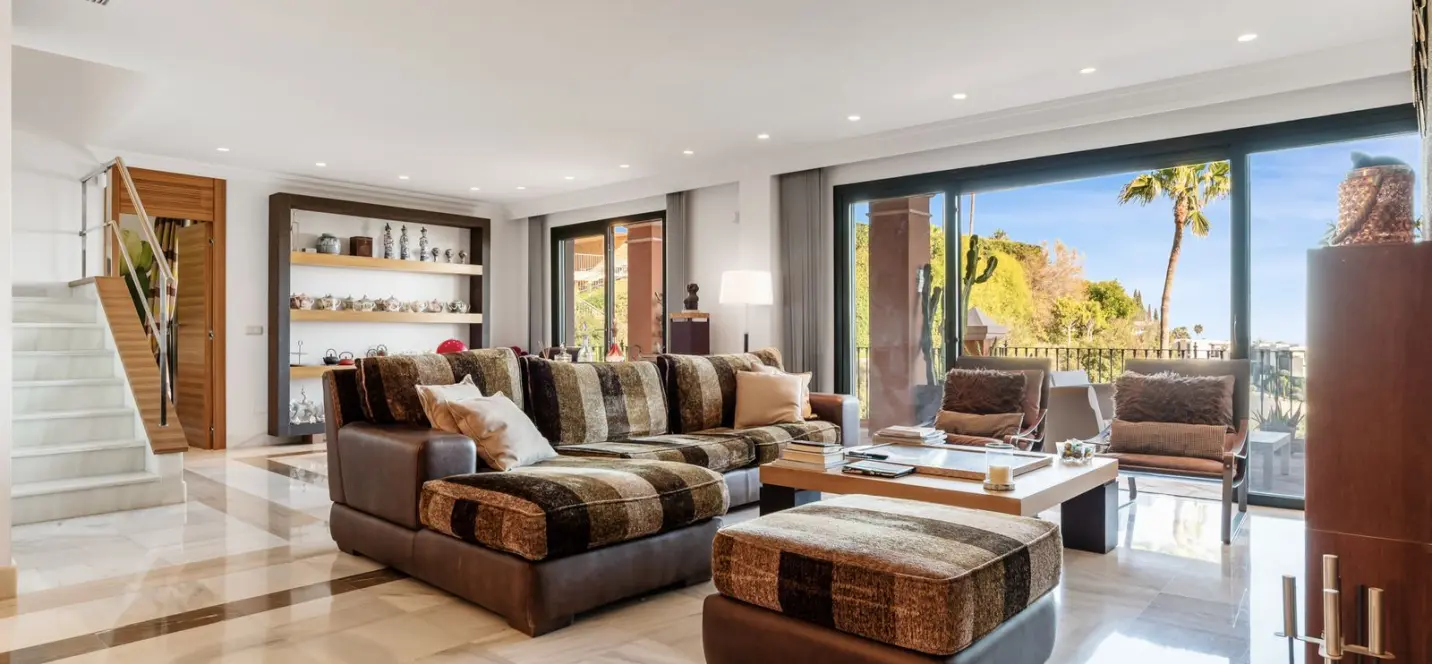Продажа двухуровневого пентхауса в Monte Halcones 3