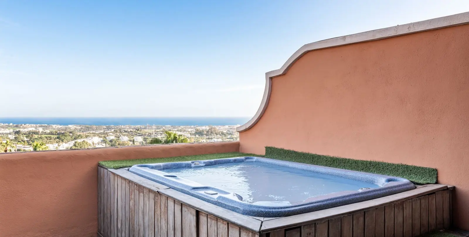 Продажа двухуровневого пентхауса в Monte Halcones 10
