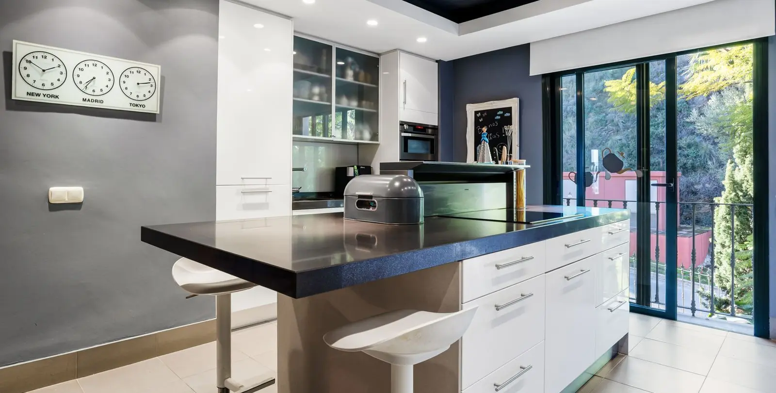 Продажа двухуровневого пентхауса в Monte Halcones 19
