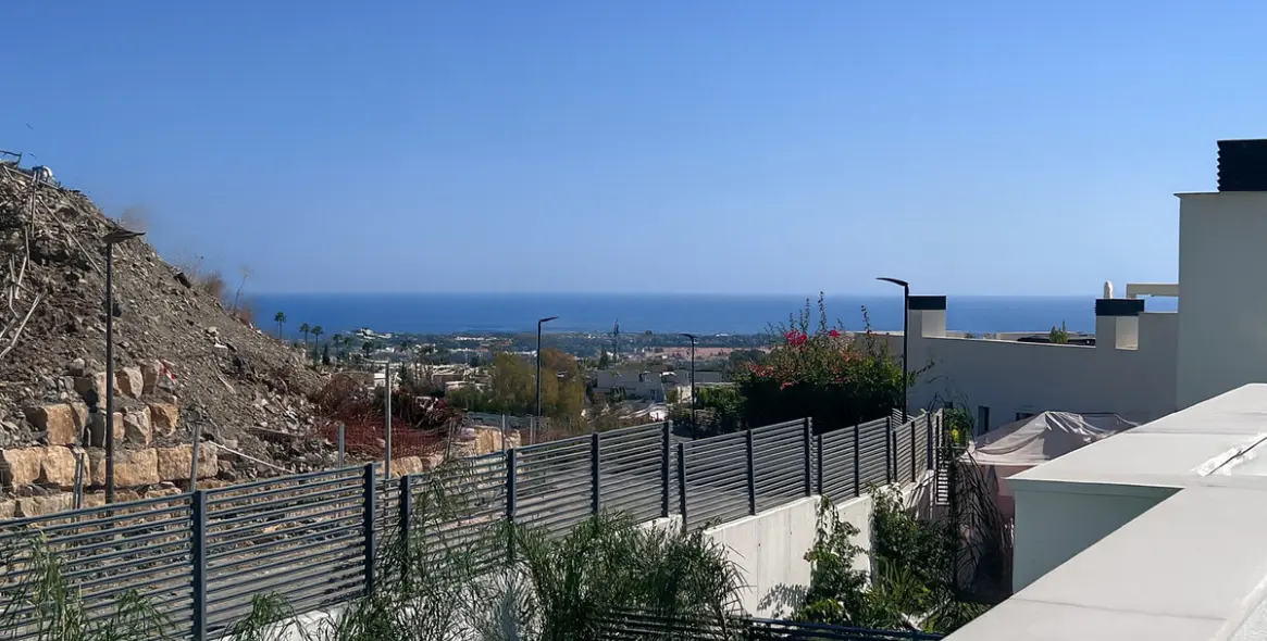 Venta de ático dúplex en La Quinta 23
