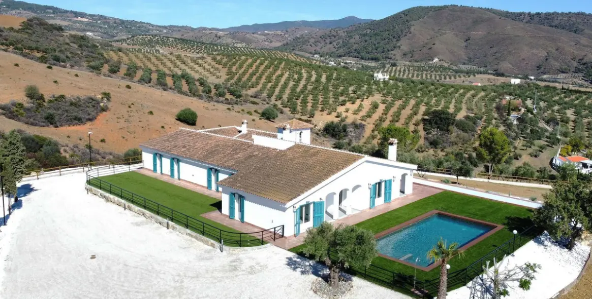 Venta de finca - cortijo en Casarabonela 1