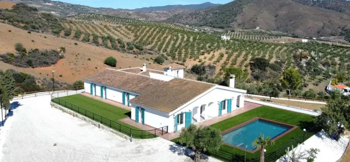 Venta de finca - cortijo en Casarabonela 0