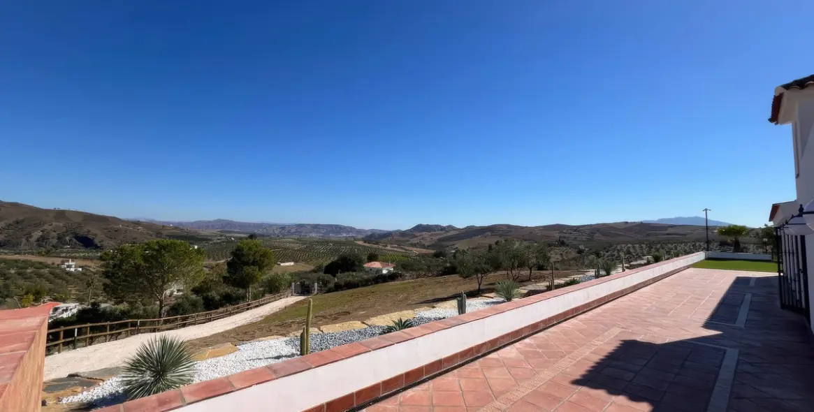 Venta de finca - cortijo en Casarabonela 28