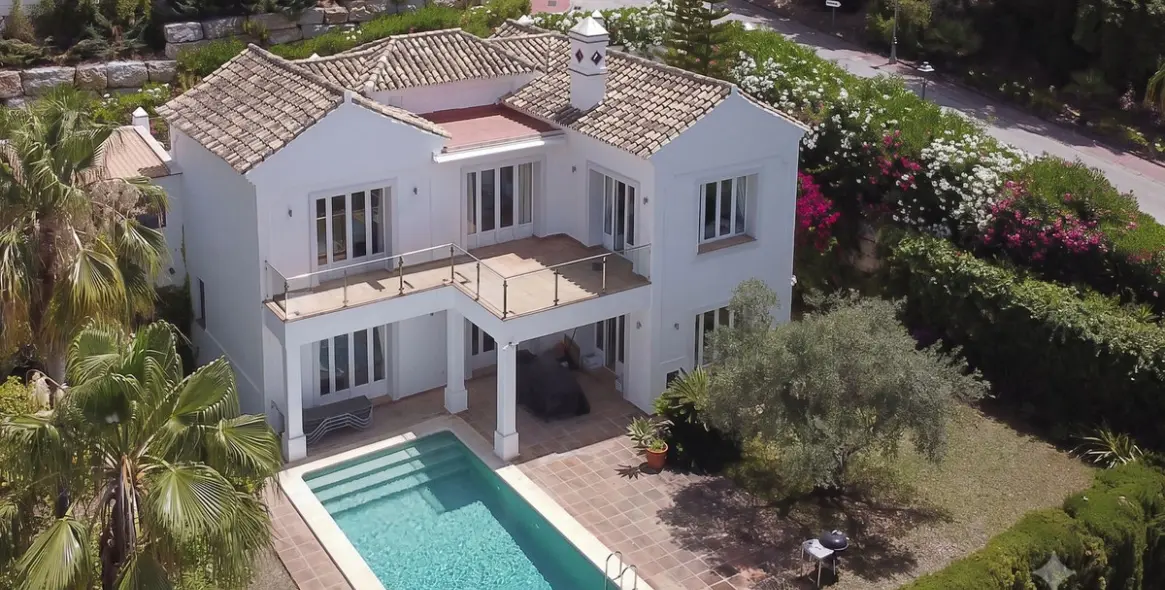 Venta de villa independiente en Istán 1