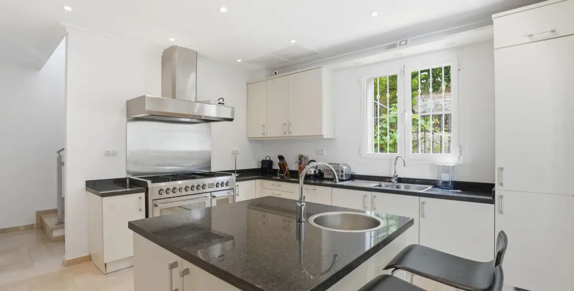 Venta de villa independiente en Istán 5